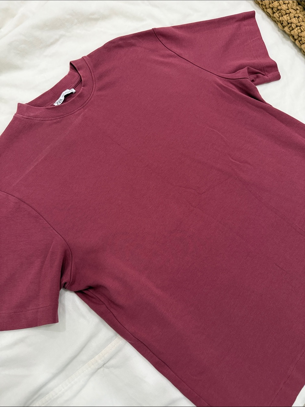 Zara Men's Short Sleeve Crewneck Tee in Plum Berry